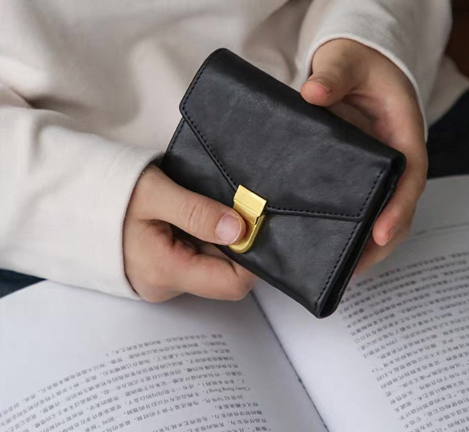 Colorio – Handmade Cowhide Short Wallet
