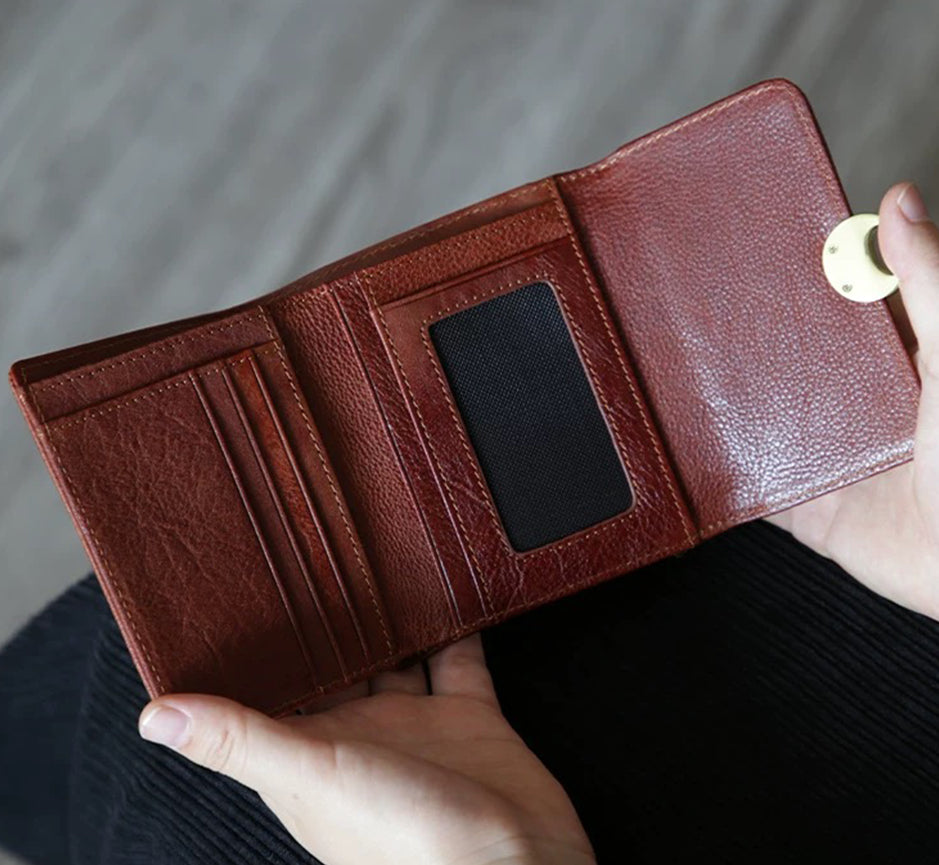 CrimsonFold – Cartera corta de piel de vaca hecha a mano