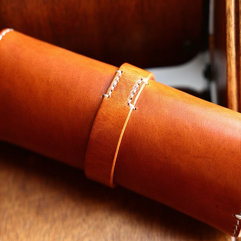 Classic Leather Wrap Glasses Case- Classic Red