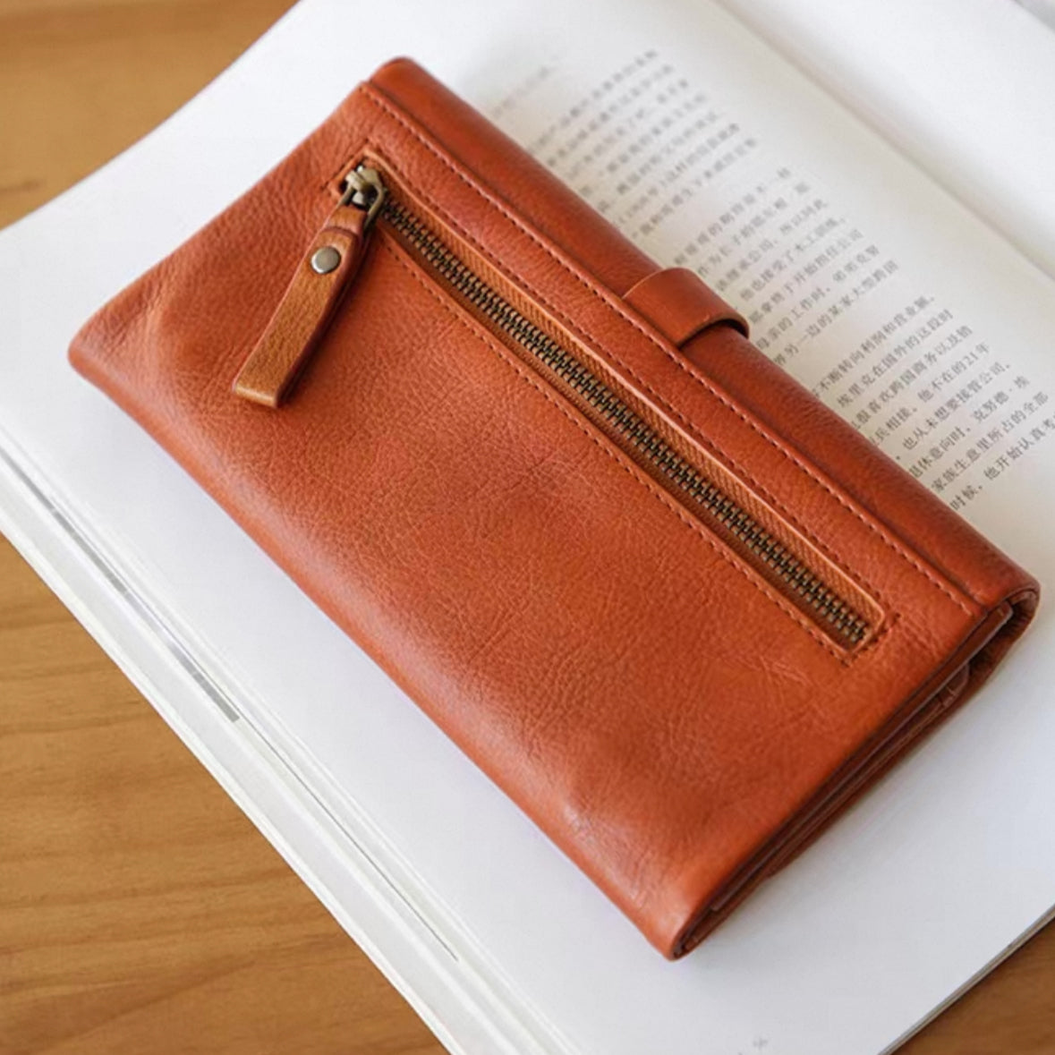 AmberFold – Cartera triple de piel de vaca hecha a mano